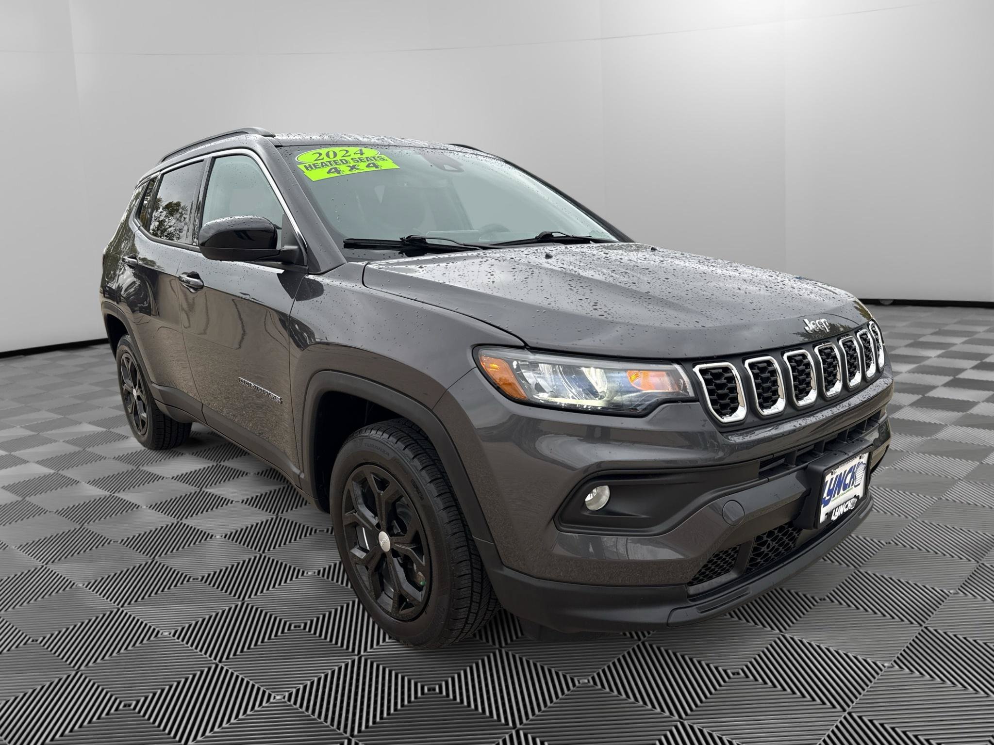 Used 2024 Jeep Compass Latitude w/ Convenience Group AWD/4WD image 6