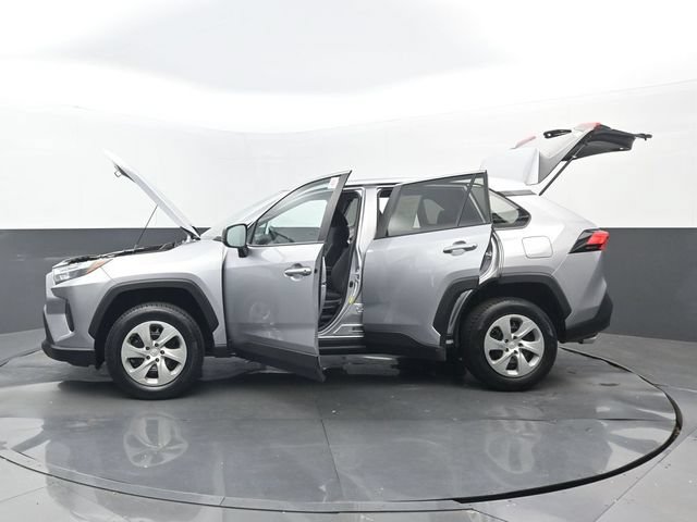 Used 2023 Toyota RAV4 LE FWD image 31