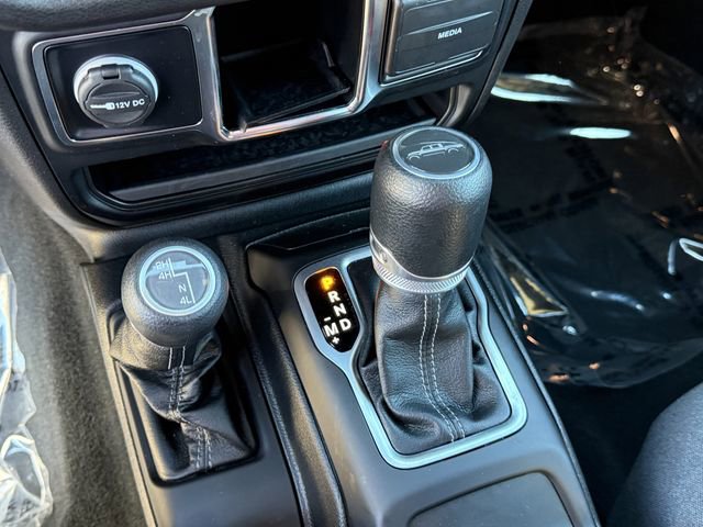 Used 2024 Jeep Gladiator Sport image 20