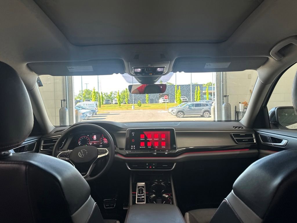Certified 2025 Volkswagen Atlas Peak Edition SE AWD/4WD image 22