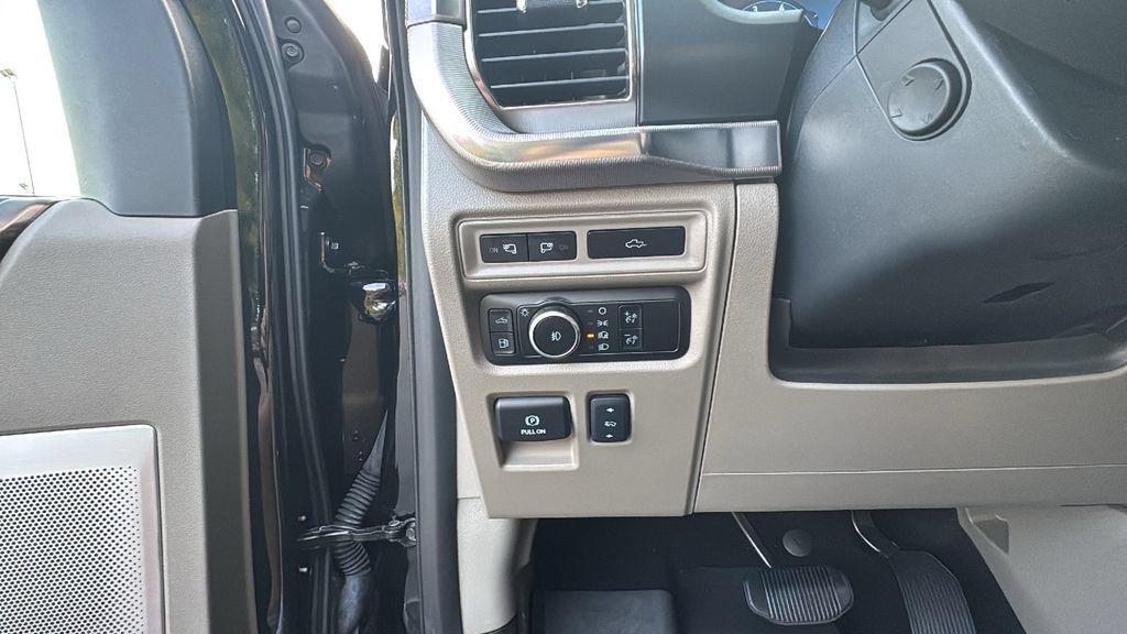 Used 2024 Ford F150 Platinum w/ Equipment Group 703A Plus AWD/4WD image 14