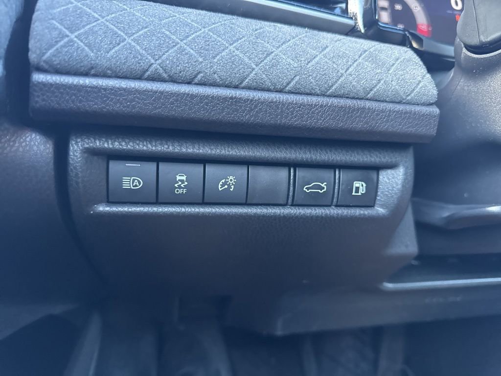 Used 2025 Toyota Camry XLE image 25