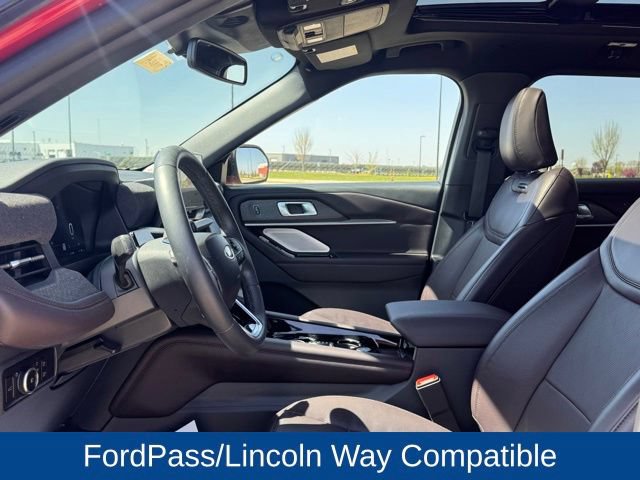 Used 2025 Ford Explorer Platinum AWD/4WD image 8