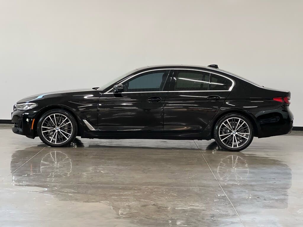 Used 2022 BMW 530i w/ M Sport Package RWD image 4