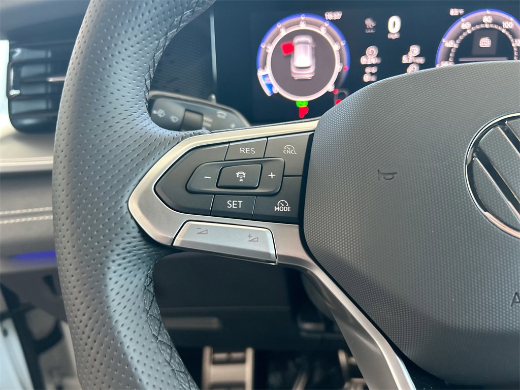 New 2026 Volkswagen Tiguan SE R-Line image 18