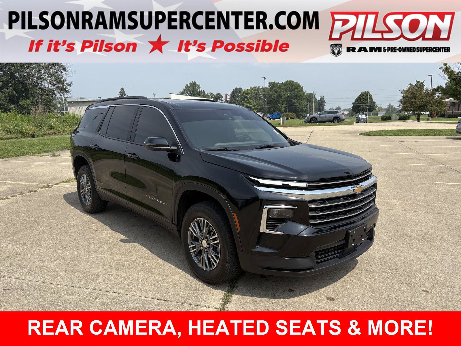 Used 2025 Chevrolet Traverse LT FWD image 1