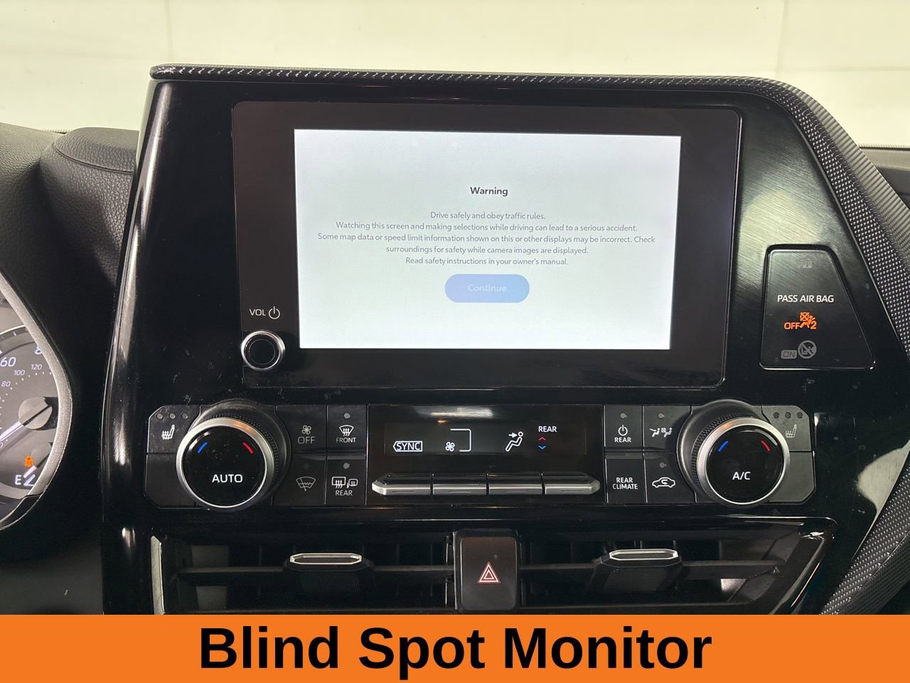 Used 2023 Toyota Highlander XSE image 17