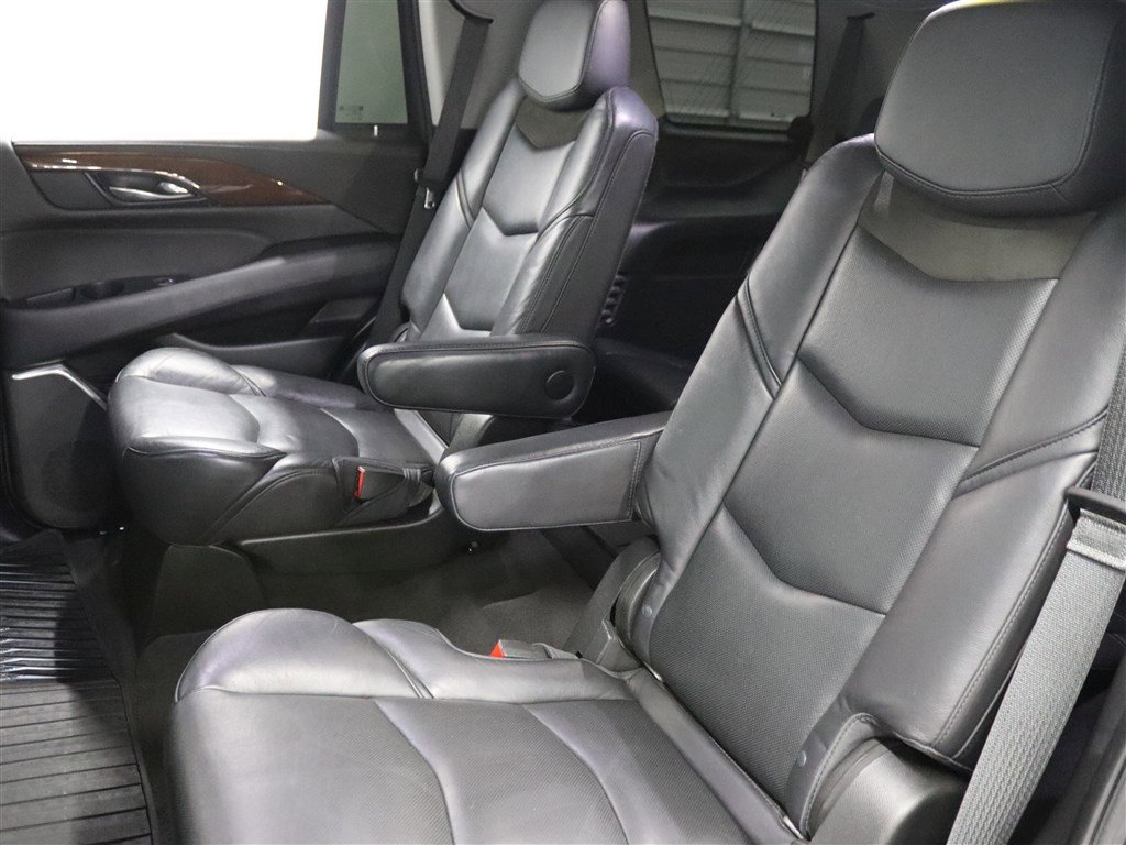 Used 2019 Cadillac Escalade Premium Luxury AWD/4WD image 13