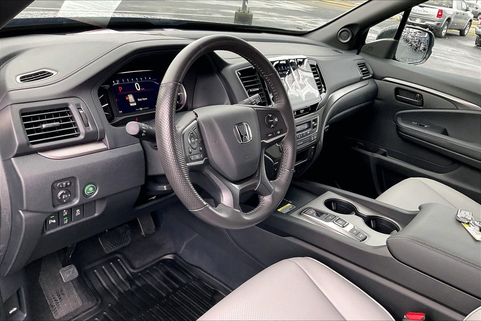 Used 2025 Honda Passport EX-L image 14