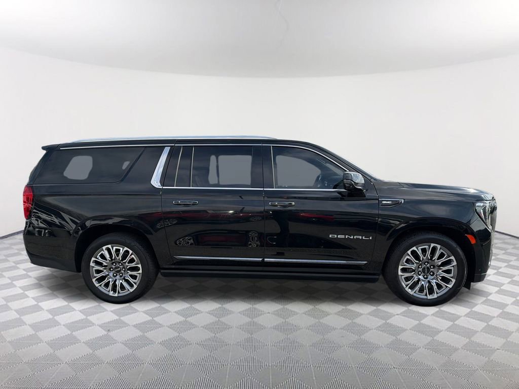 Used 2023 GMC Yukon XL Denali Ultimate image 4