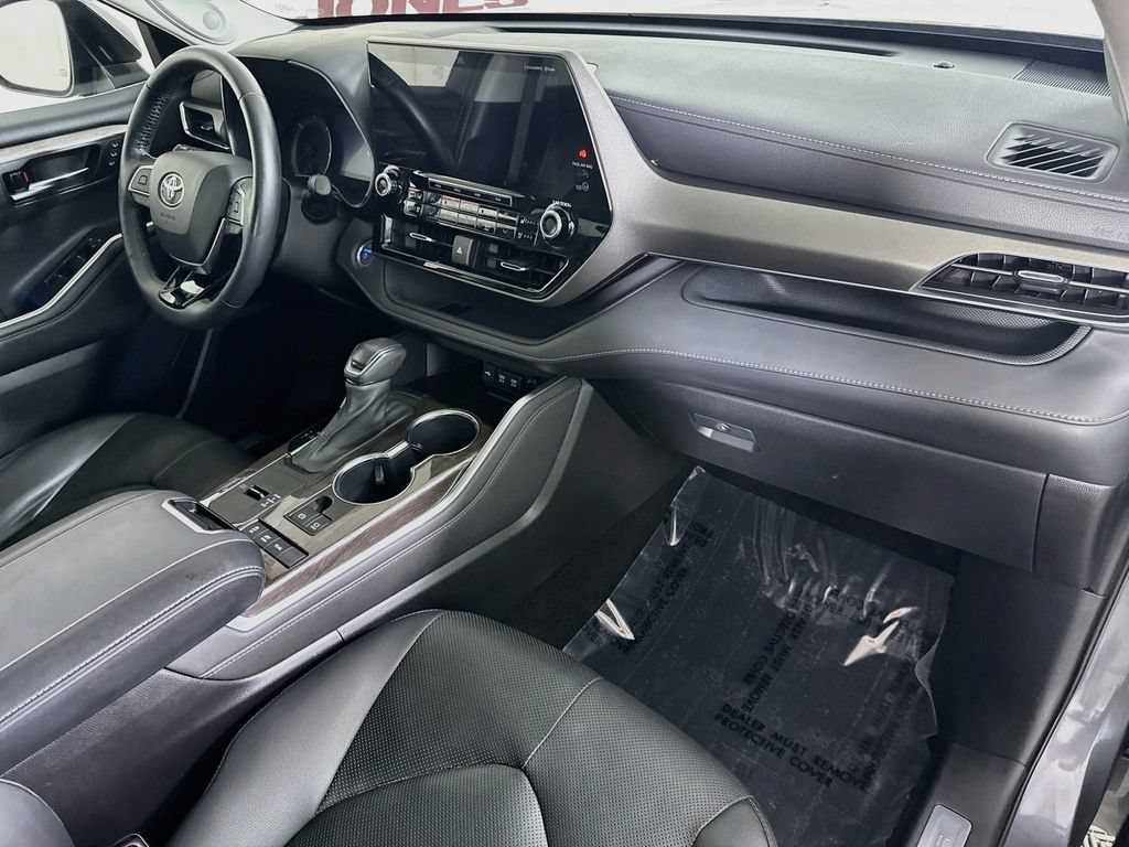 Certified 2021 Toyota Highlander Limited AWD/4WD image 37