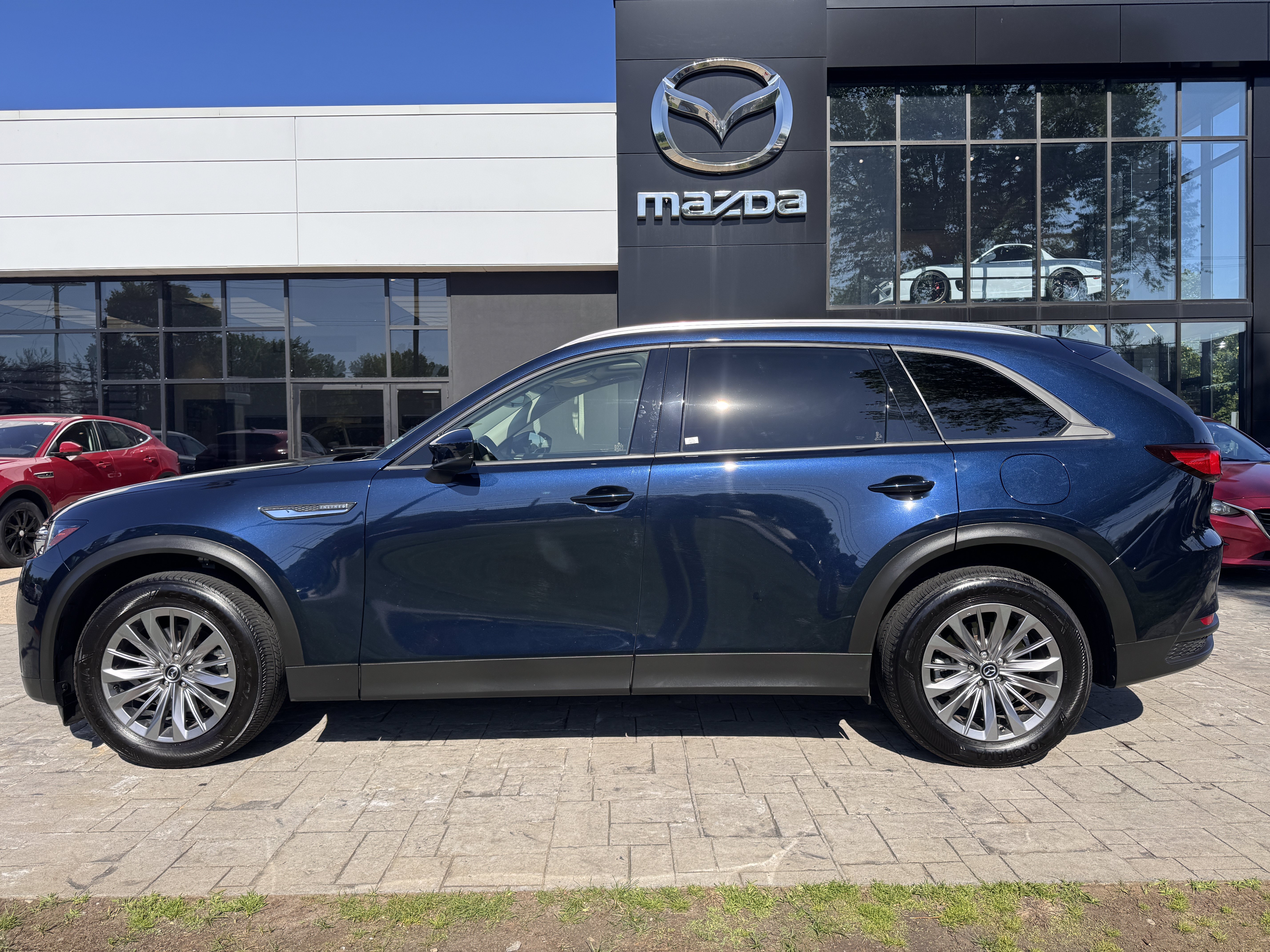 Certified 2025 MAZDA CX-90 3.3 Turbo w/ Preferred Package AWD/4WD image 4