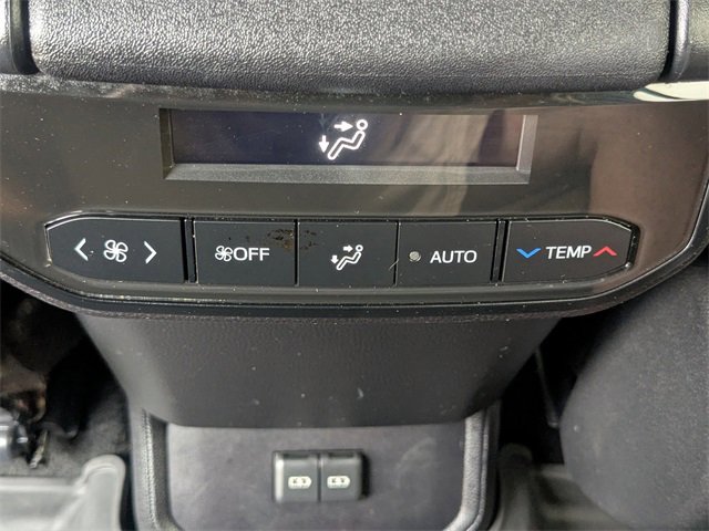 Used 2023 Toyota Highlander L image 15
