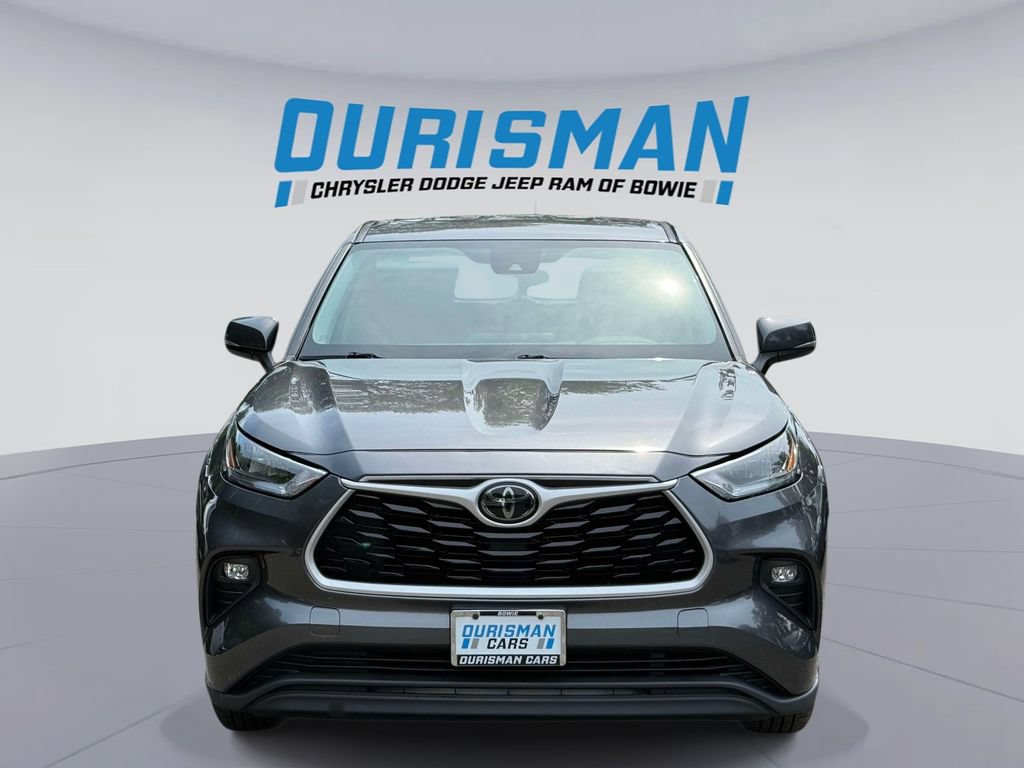 Used 2020 Toyota Highlander LE FWD image 6