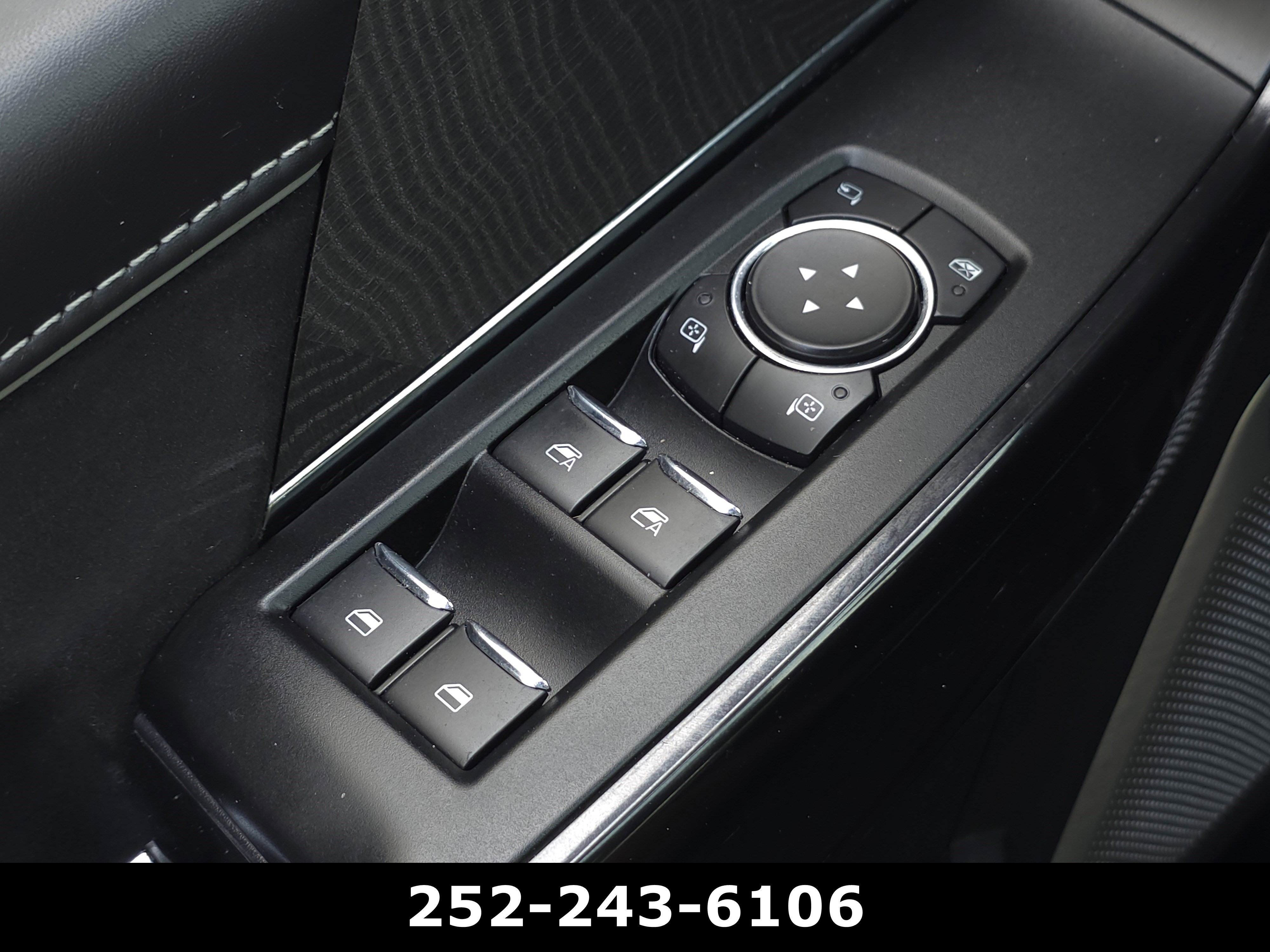 Used 2022 Ford F150 Lightning Platinum AWD/4WD image 31