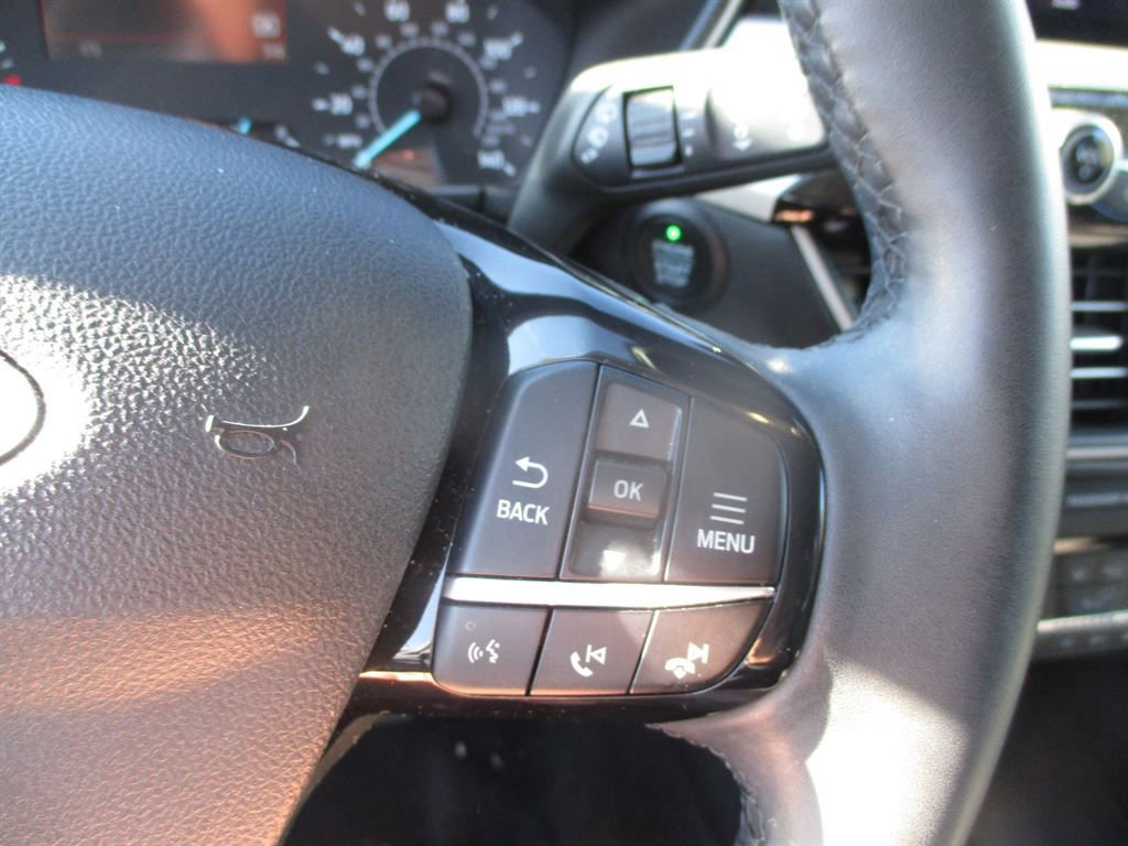 Used 2021 Ford Escape SE w/ SE Sport Appearance Package image 17