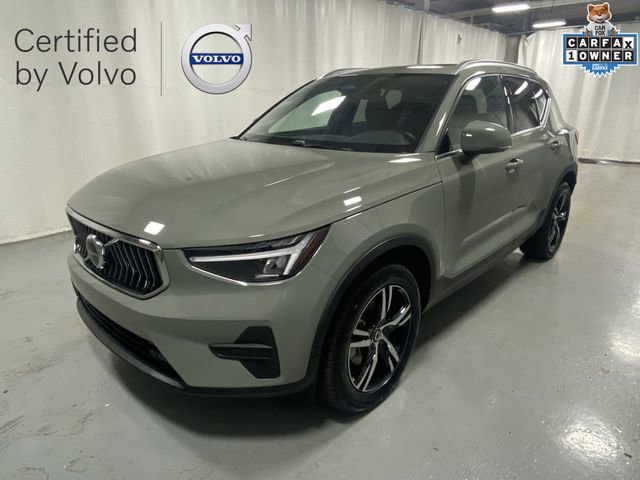 Certified 2025 Volvo XC40 B5 Core AWD/4WD image 1