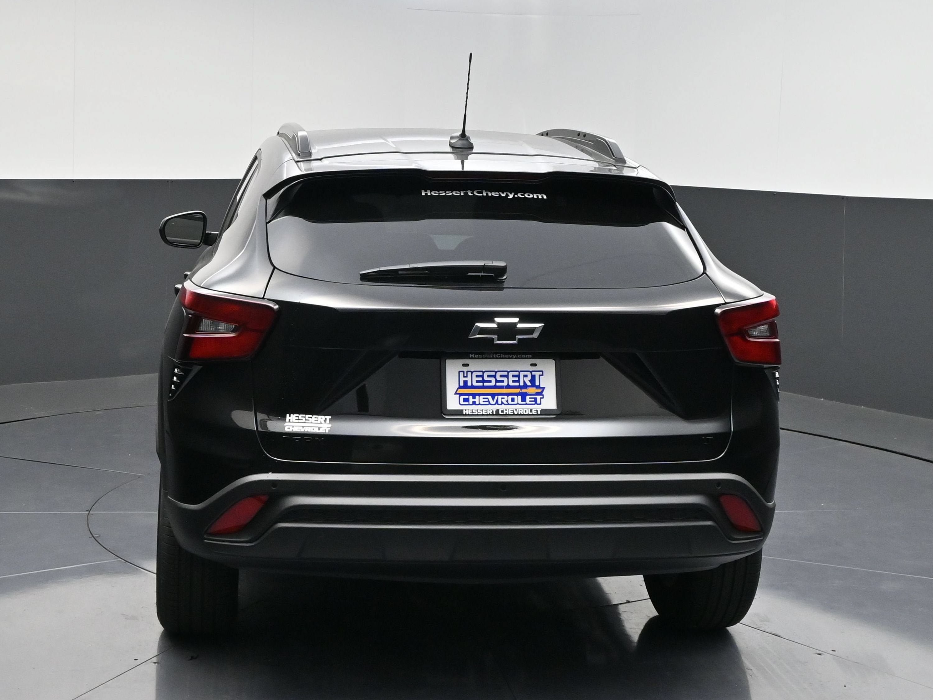 New 2026 Chevrolet Trax LT w/ Sunroof Package FWD image 7