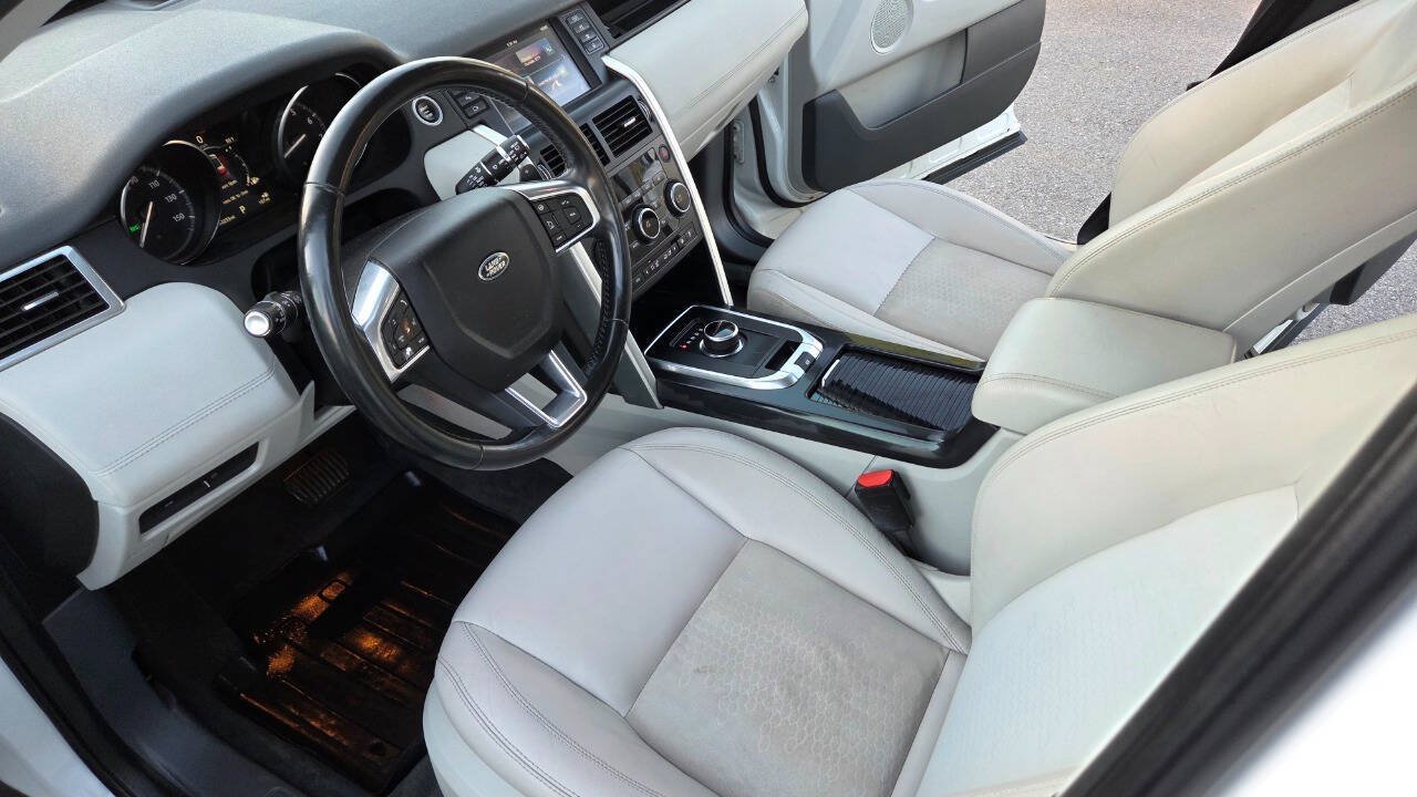 Used 2017 Land Rover Discovery Sport SE AWD/4WD image 30
