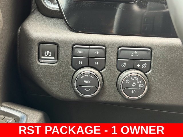 Used 2025 Chevrolet Silverado 1500 RST w/ Z71 Off-Road Package AWD/4WD image 19