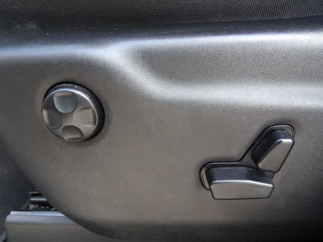 Used 2019 Jeep Grand Cherokee Laredo RWD image 7