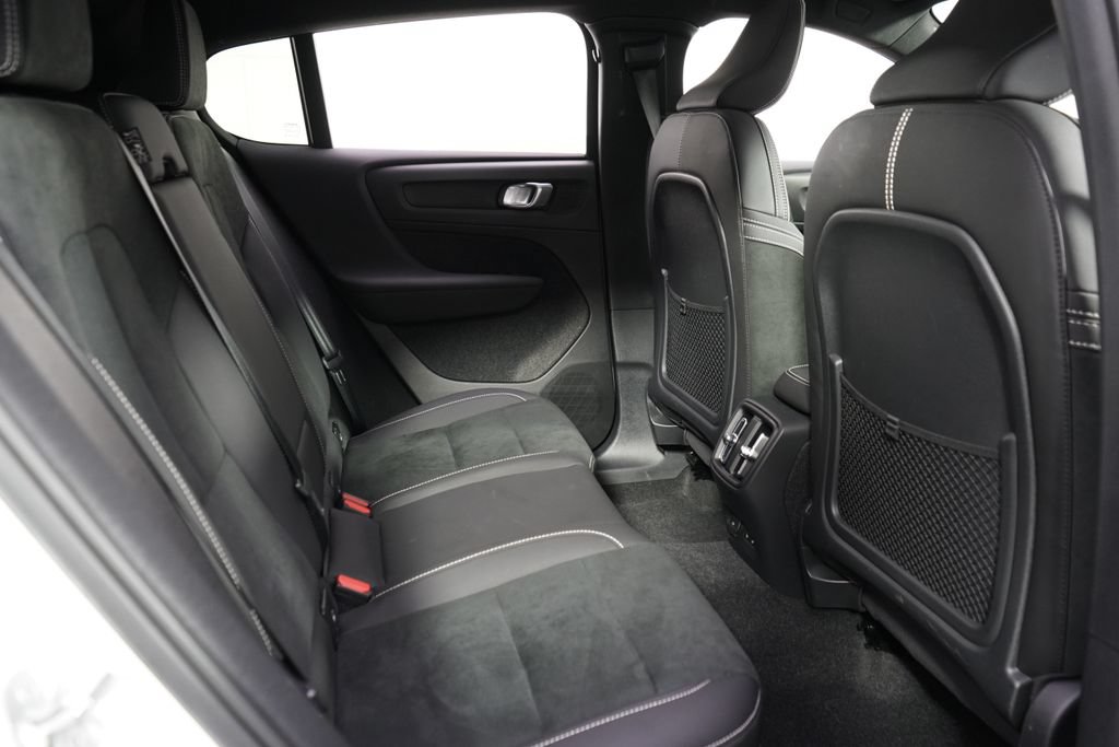 Used 2023 Volvo C40 P8 Recharge Ultimate AWD/4WD image 18