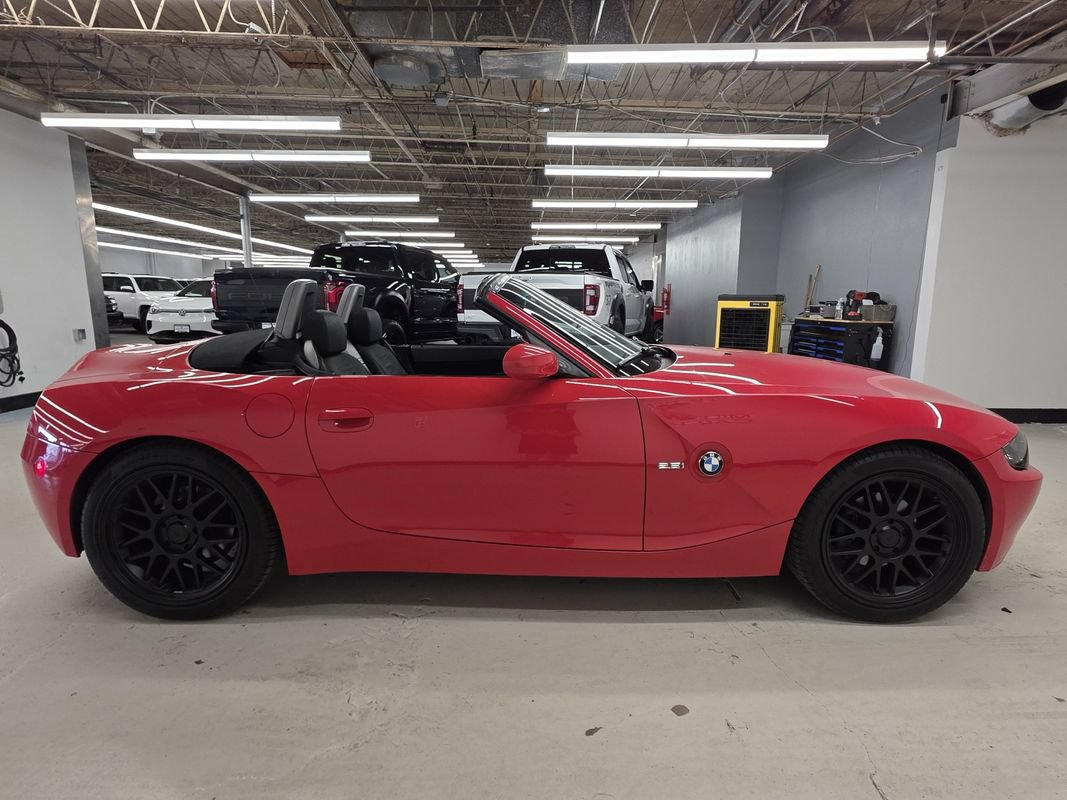 Used 2004 BMW Z4 2.5i RWD image 4