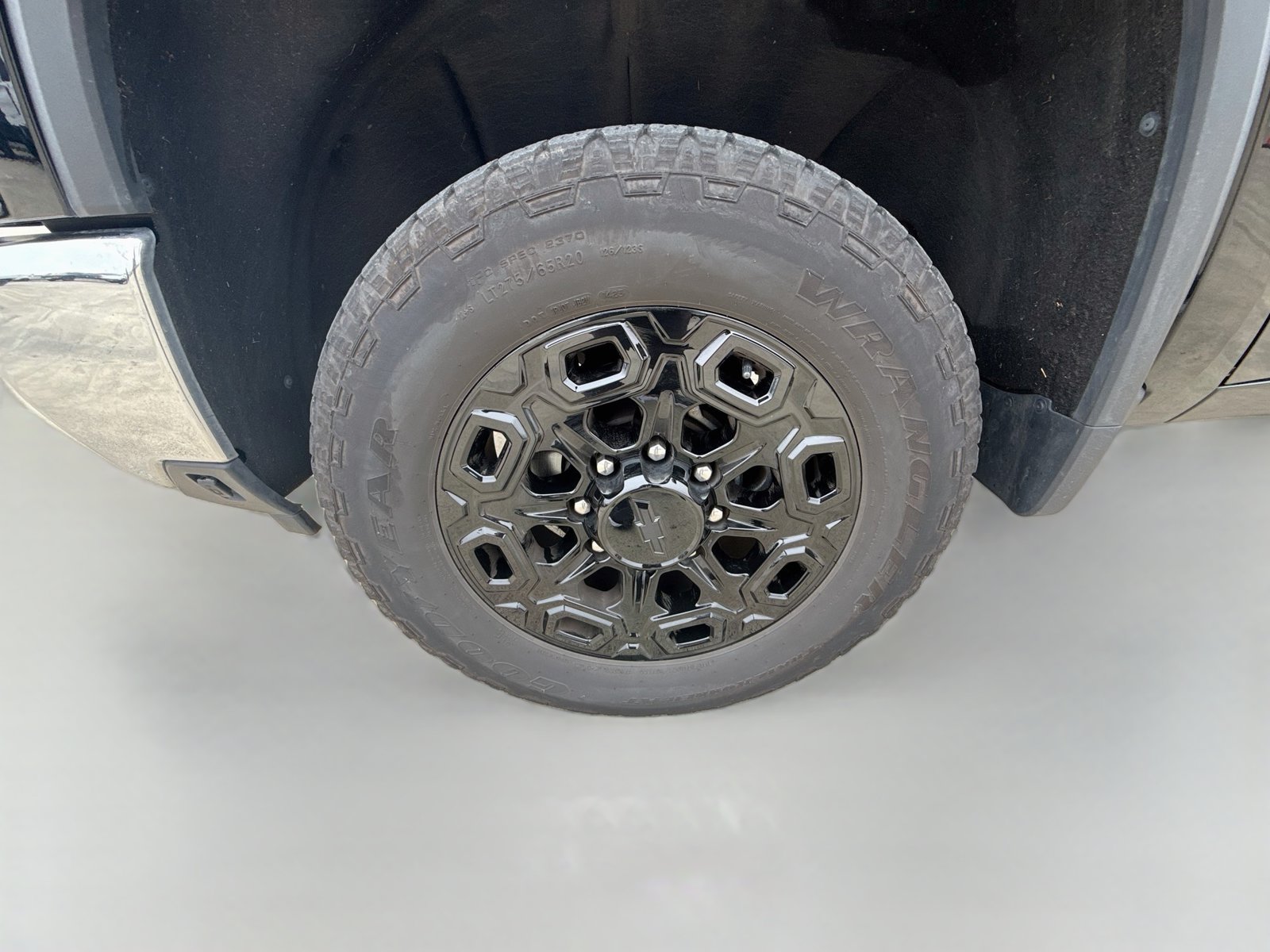 Used 2024 Chevrolet Silverado 2500 LTZ w/ LTZ Convenience Package AWD/4WD image 9