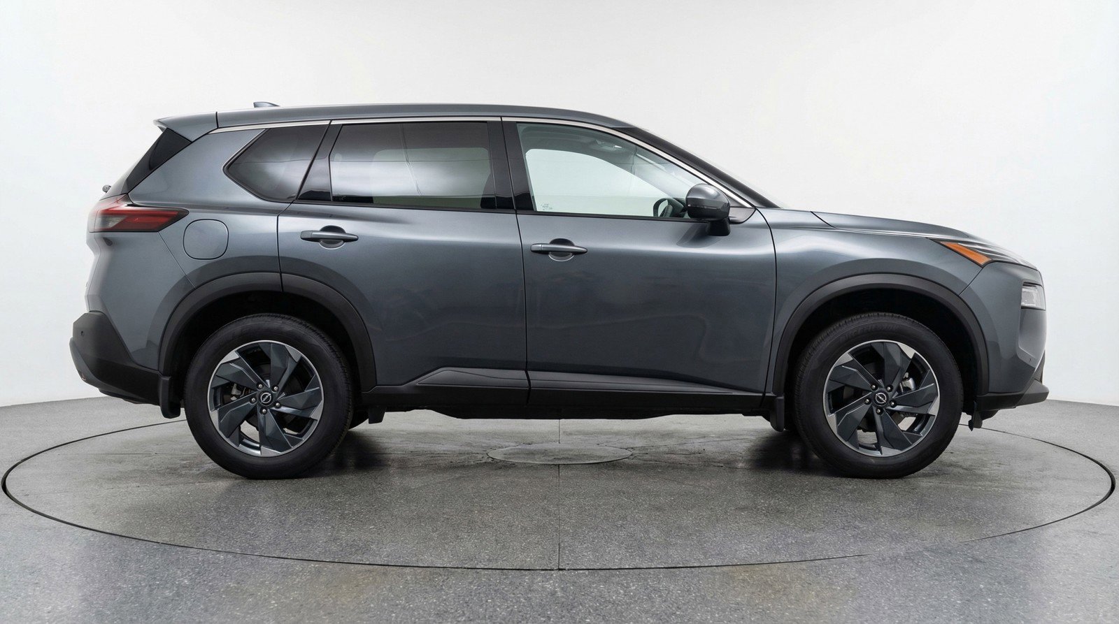 Used 2025 Nissan Rogue SV image 11
