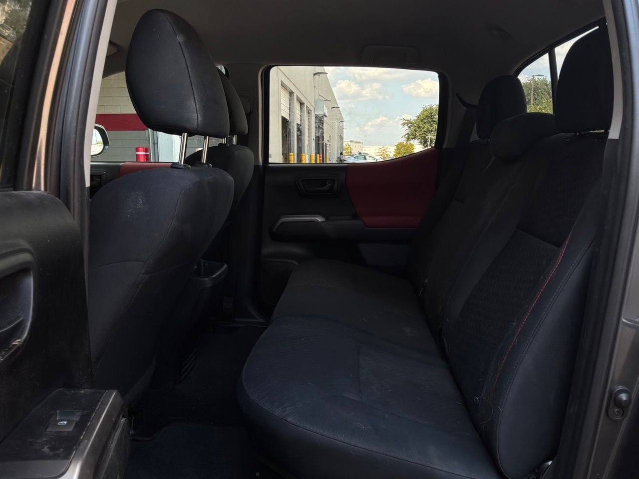 Used 2021 Toyota Tacoma SR5 AWD/4WD image 14