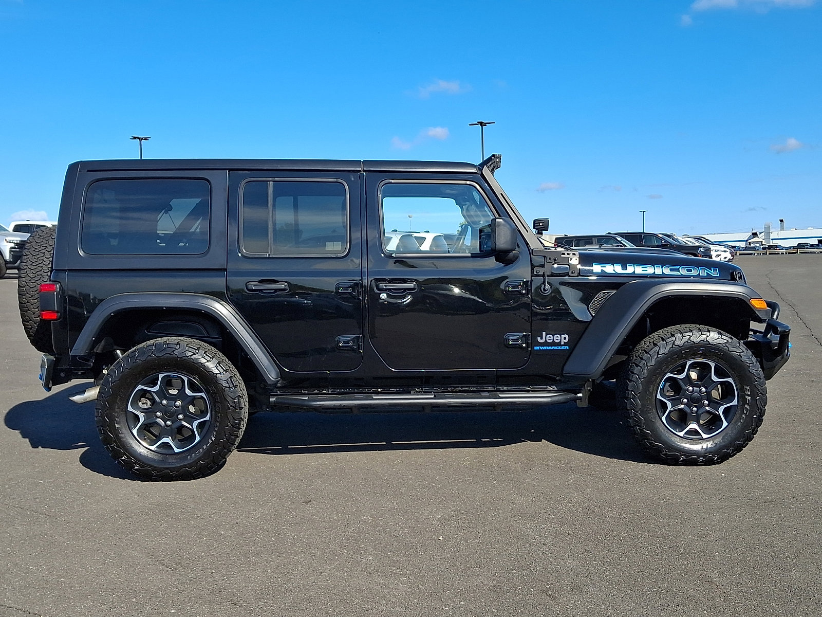 Used 2023 Jeep Wrangler Unlimited Rubicon 4xe w/ Cold Weather Group image 7