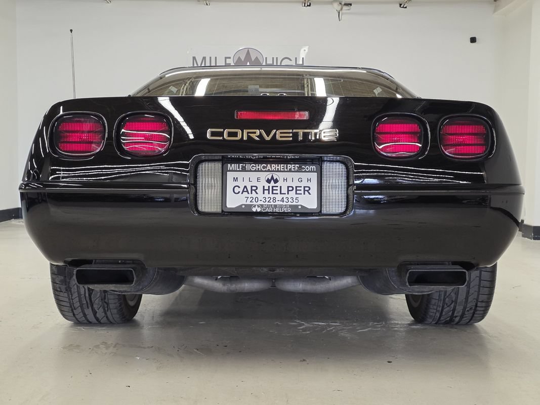 Used 1994 Chevrolet Corvette Coupe RWD image 10