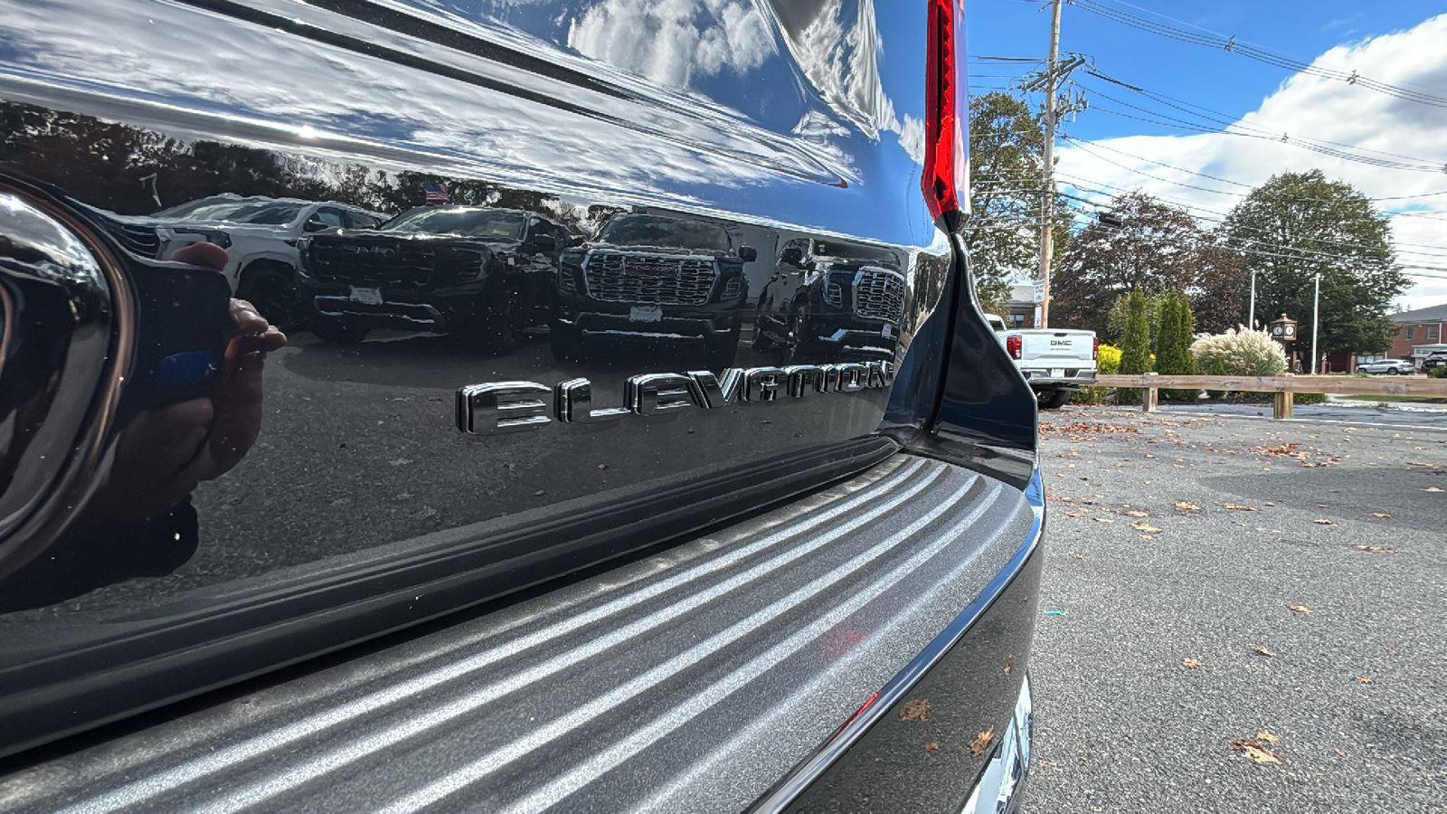 New 2026 GMC Yukon Elevation w/ LPO, Elevation Black Package image 9
