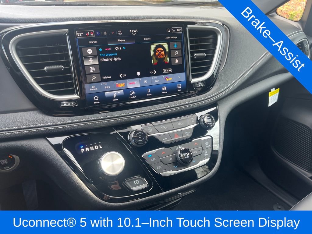 New 2026 Chrysler Pacifica Select image 12