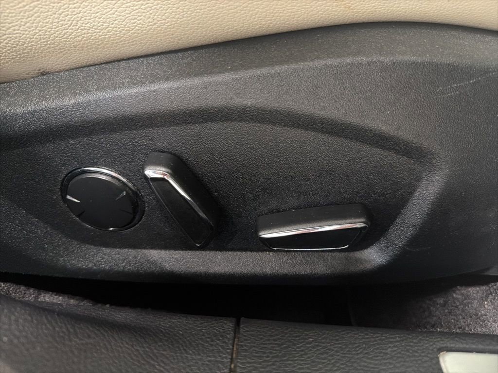 Used 2017 Ford Fusion Energi Titanium image 40