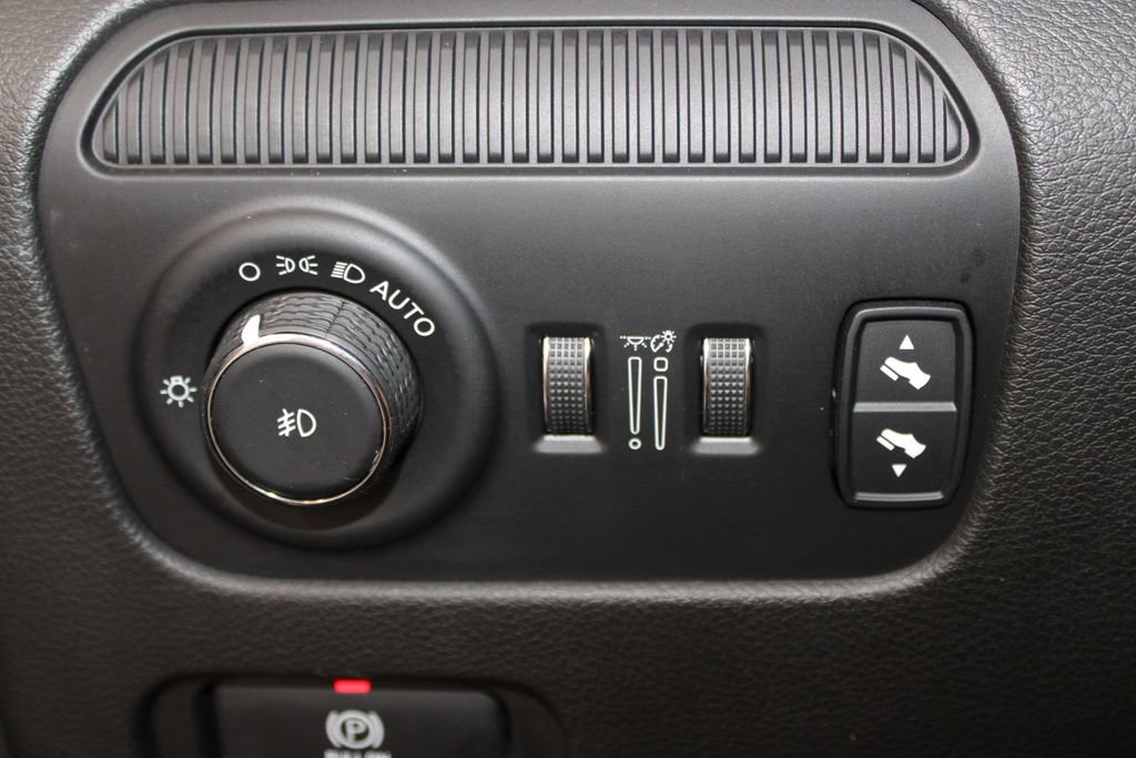 Used 2022 Jeep Wagoneer Series II image 45