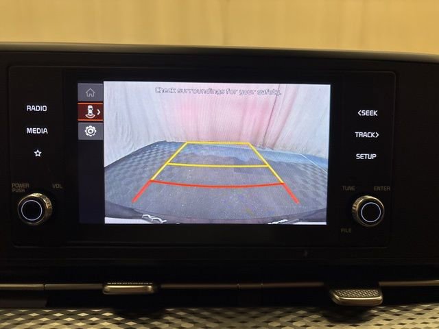 Used 2024 Kia Carnival LX FWD image 19