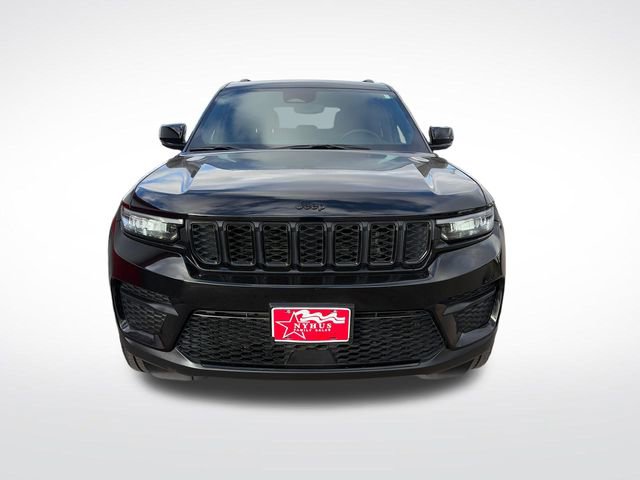 Used 2023 Jeep Grand Cherokee Altitude AWD/4WD image 2