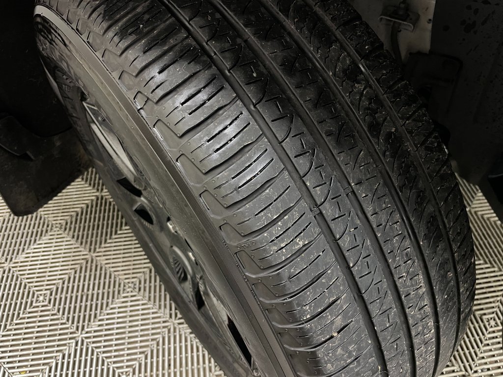 Used 2025 Land Rover Defender 110 S image 51