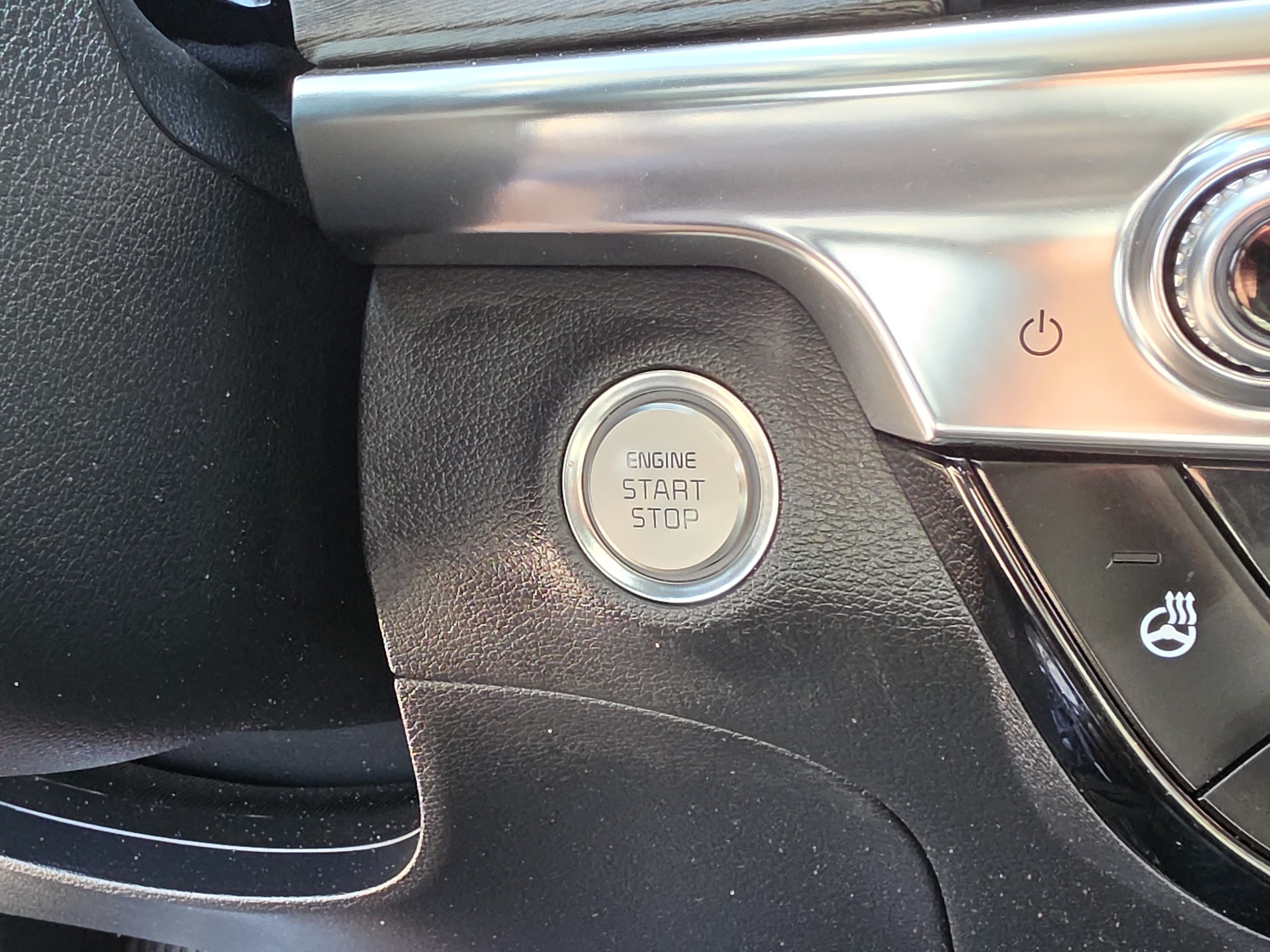 Certified 2022 Kia Telluride SX w/ Nightfall Edition Package AWD/4WD image 30