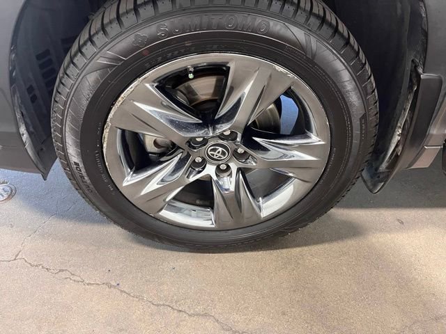Used 2017 Toyota Highlander Limited Platinum w/ Carpet Mat Package AWD/4WD image 30