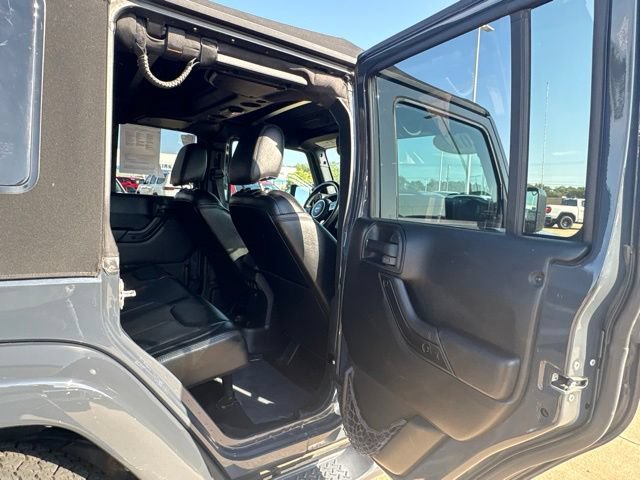 Used 2017 Jeep Wrangler Unlimited Sahara AWD/4WD image 34