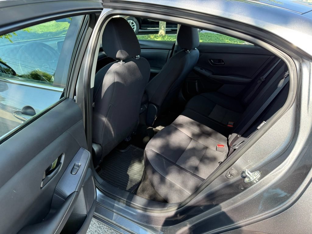 Used 2024 Nissan Sentra SV FWD image 11