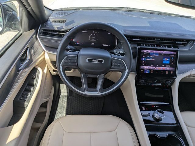 Used 2024 Jeep Grand Cherokee Limited AWD/4WD image 15