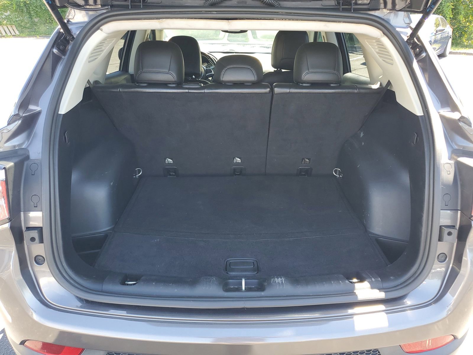 Used 2020 Jeep Compass Latitude AWD/4WD image 28