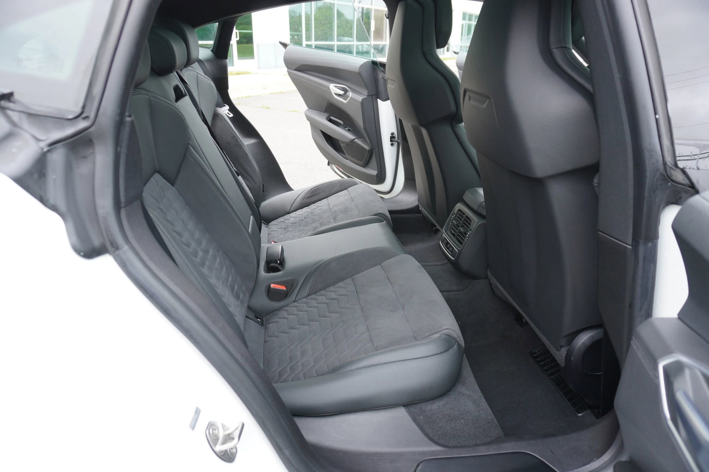 Used 2022 Audi e-tron GT Premium Plus AWD/4WD image 12