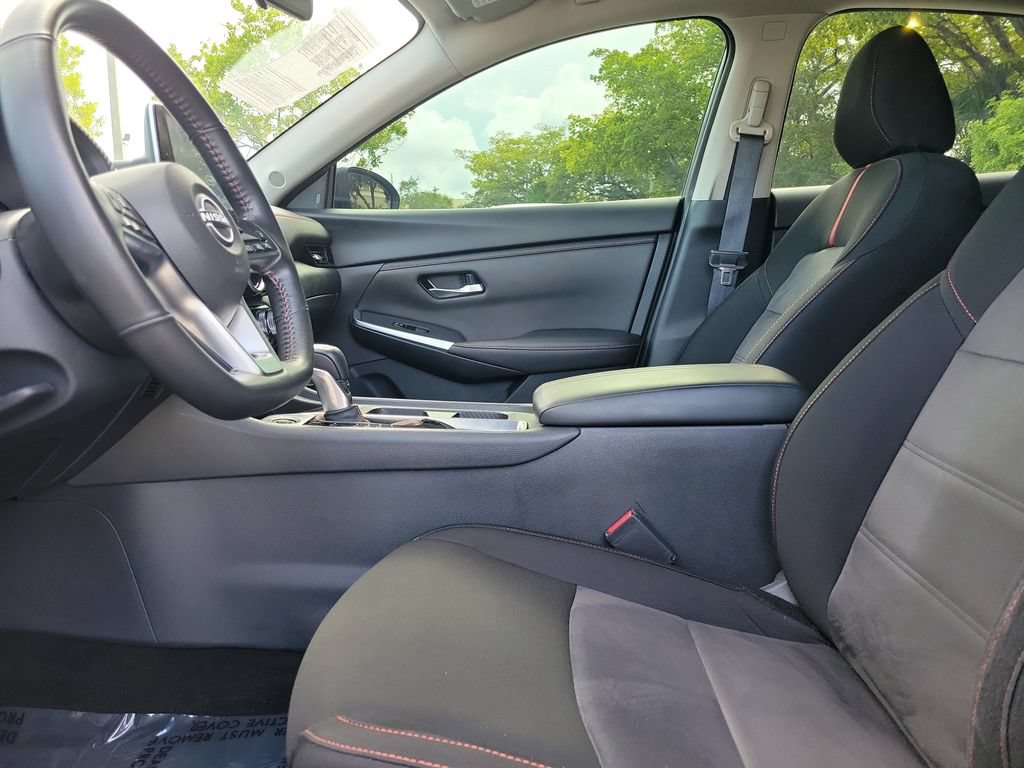Certified 2024 Nissan Sentra SR FWD image 23