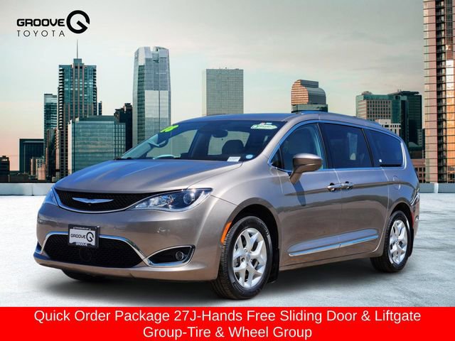 Used 2018 Chrysler Pacifica Touring-L Plus w/ Advanced Safetytec Group FWD image 1