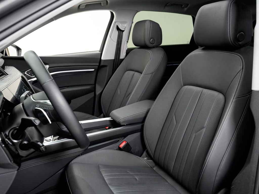 Used 2023 Audi e-tron Premium Plus w/ Premium Plus Package AWD/4WD image 5