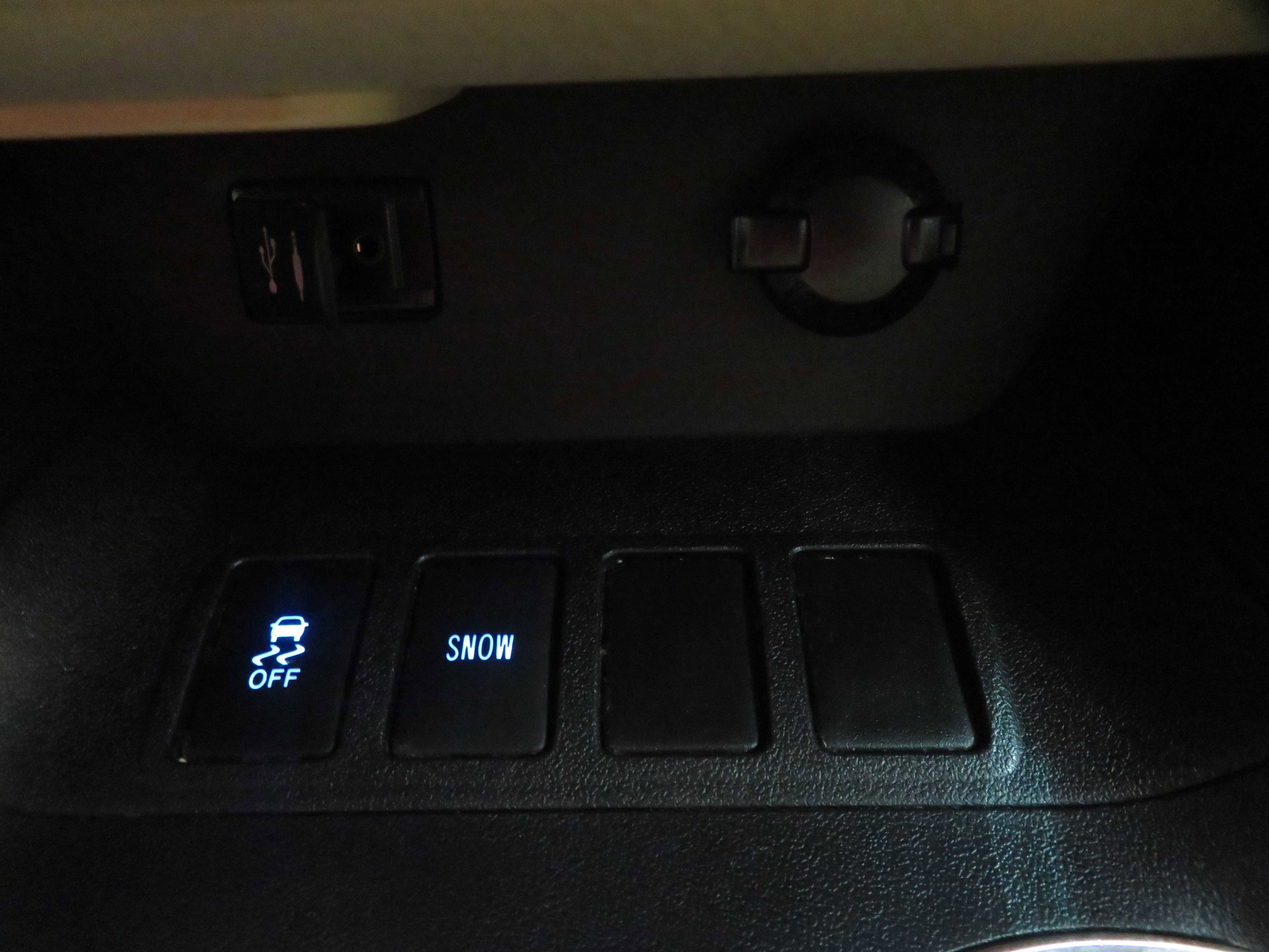 Used 2014 Toyota Highlander Plus FWD image 42